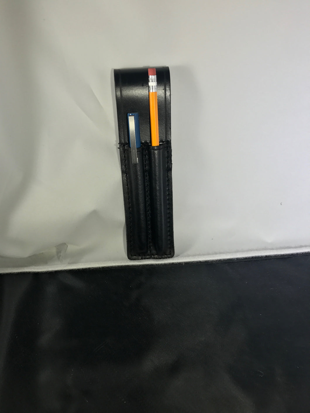 POLICEL LEATHER  PEN AND PENCIL HOLDER